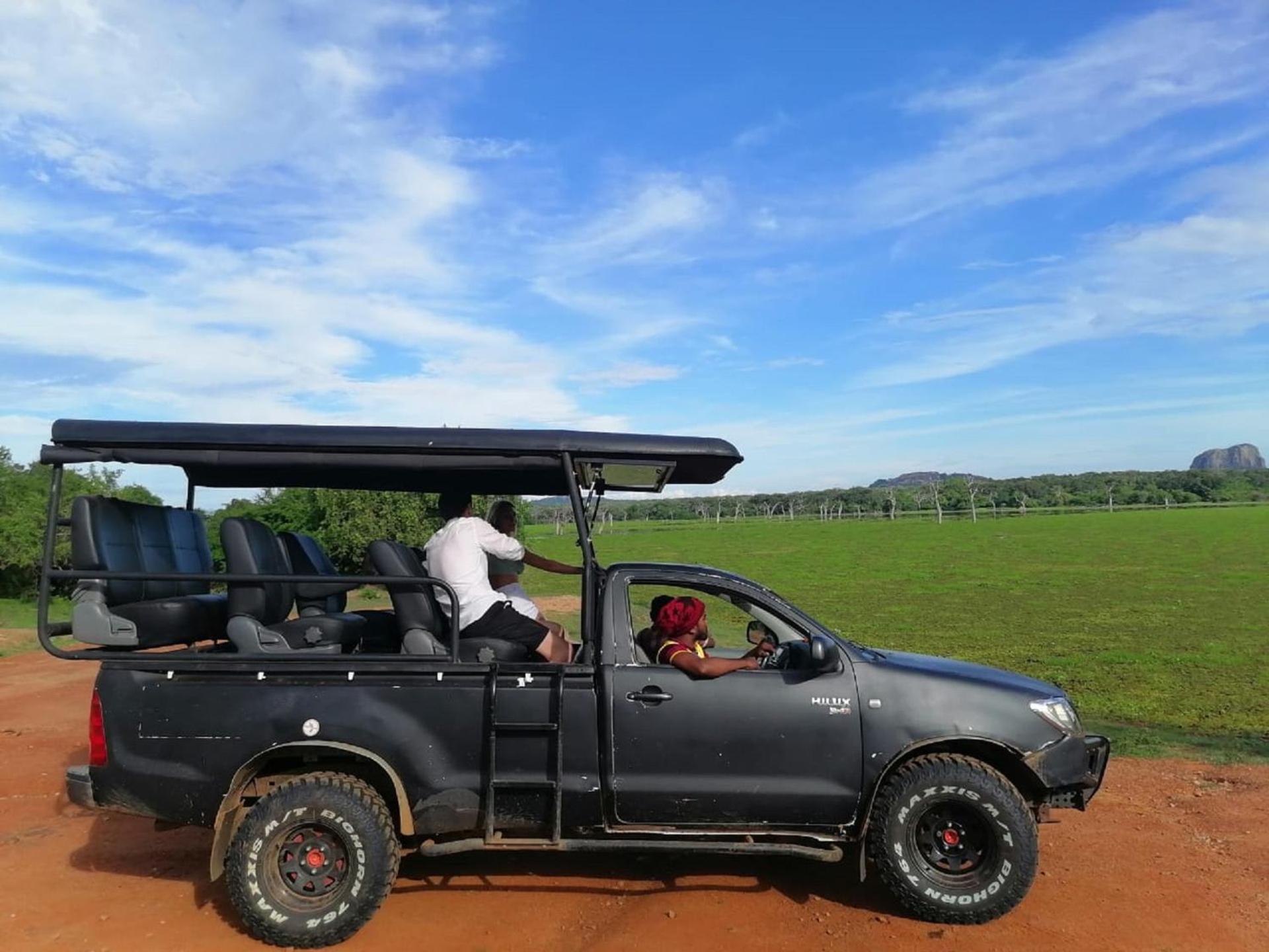 Yala Ying Yang Hostel & Camping Extérieur photo